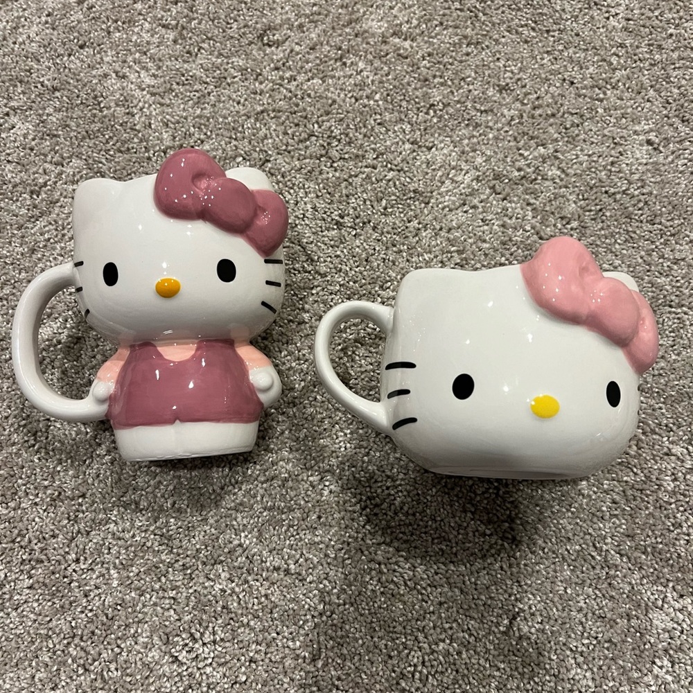 Hello Kitty Valentines Day mugs